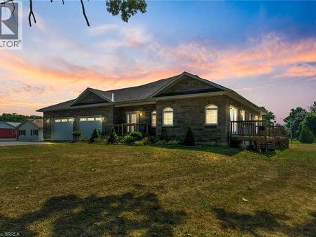 House for sale in Ontario