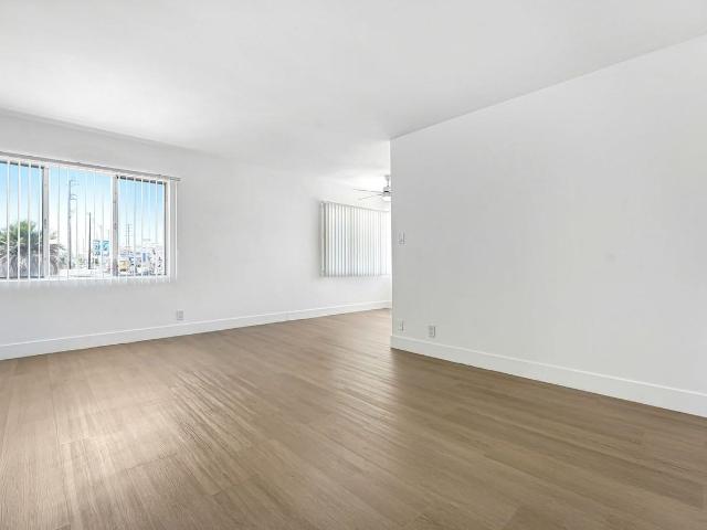 Apartment for rent in Palms, Los Angeles