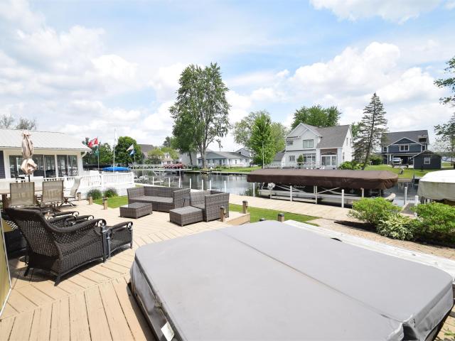 House for sale in Syracuse, Indiana