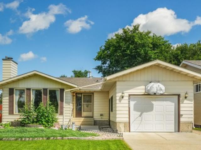 House for sale in Sherwood Park, Alberta