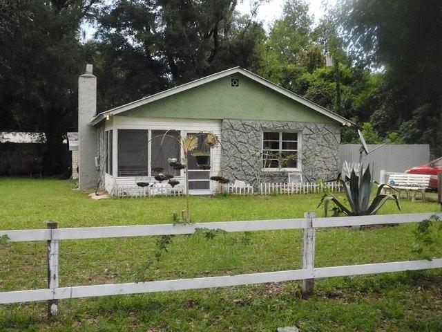 House for sale in Suwannee, Florida