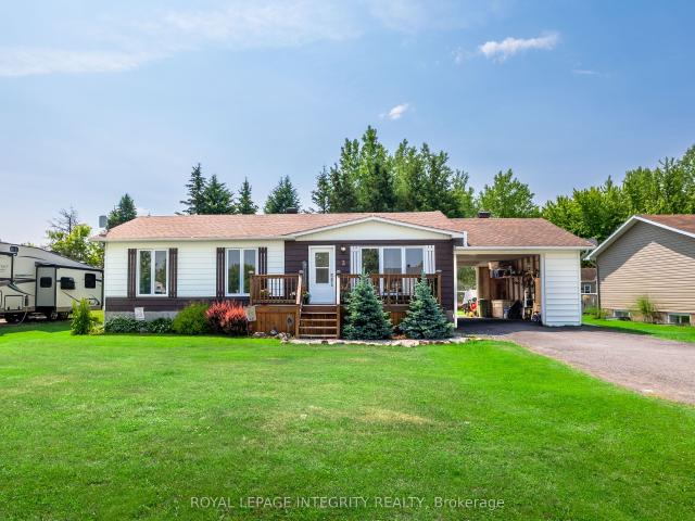 Office for sale in Russell, Ontario