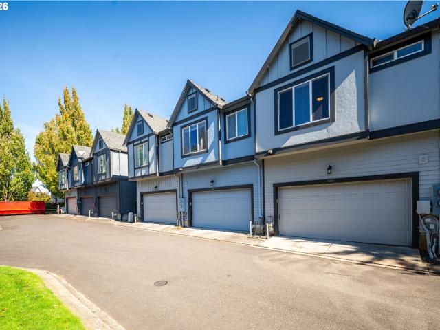Townhouse for sale in Arbor Roses, Hillsboro