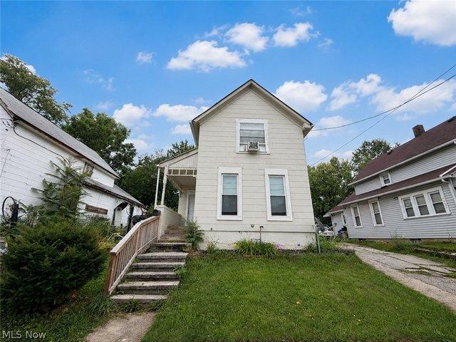 House for sale in Summit, Ohio
