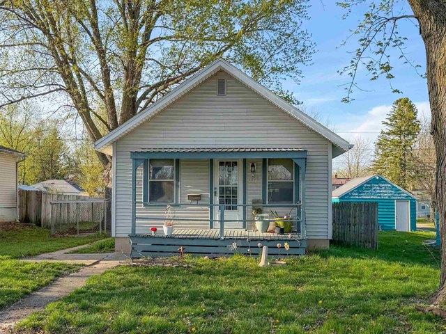 House for sale in Waterloo, Iowa