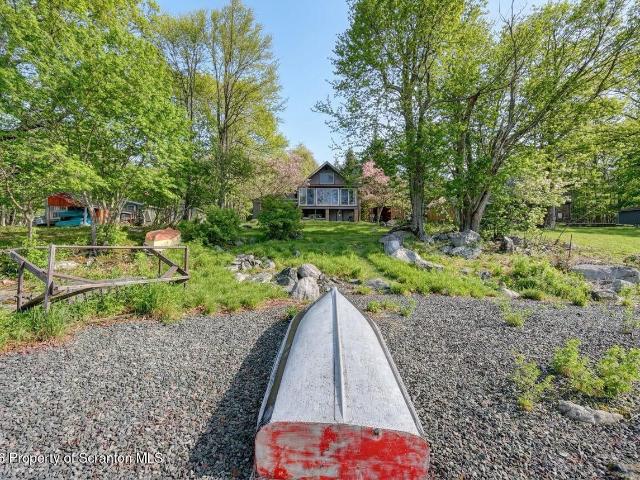 House for sale in Newfoundland, Pennsylvania