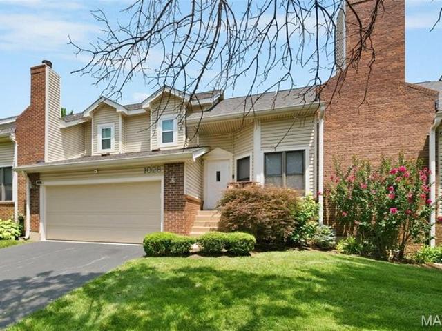 Townhouse for sale in Creve Coeur, Missouri