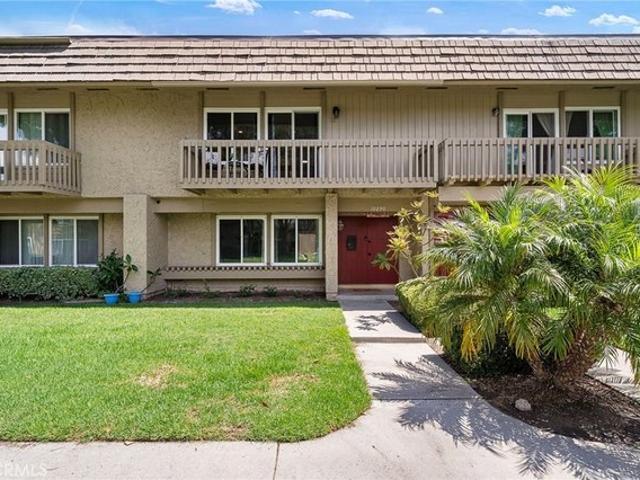 Townhouse for sale in Fountain Valley, California