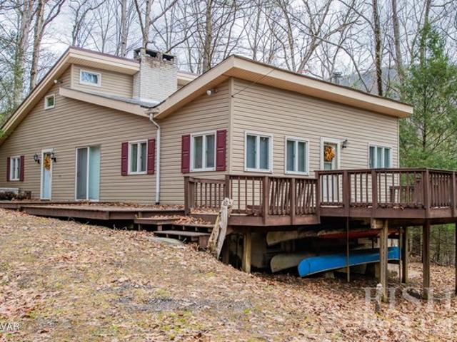 House for sale in North Bend, Pennsylvania