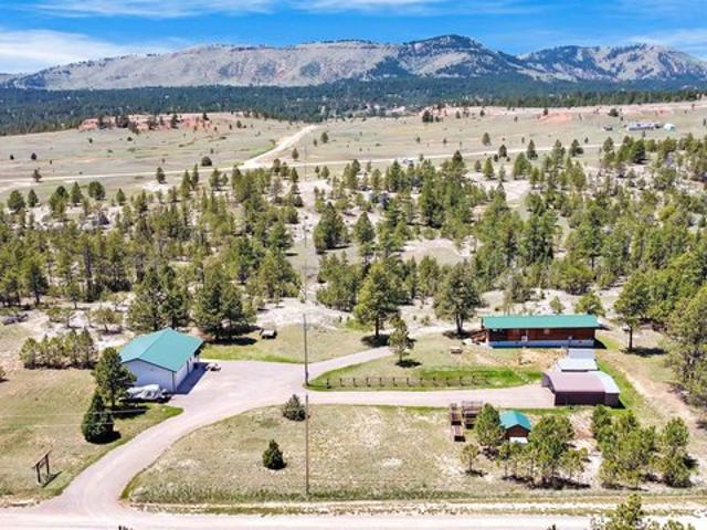 House for sale in Edgemont, South Dakota