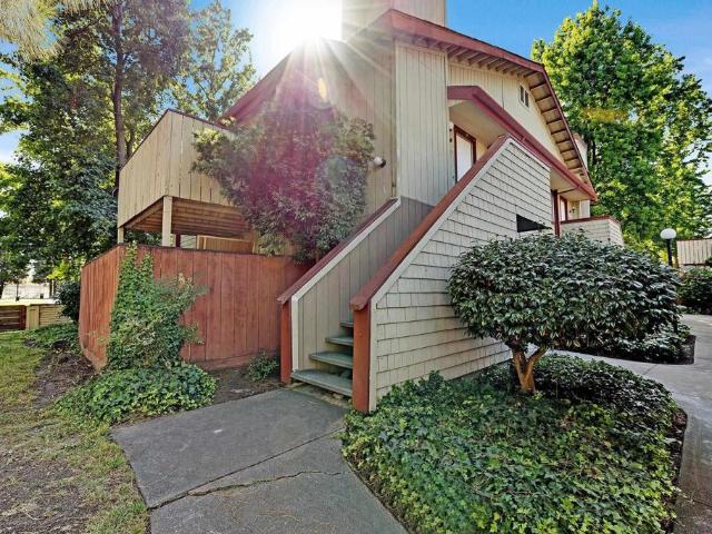 Condo for sale in Hayward, California