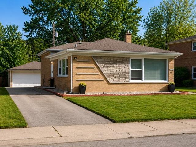 House for sale in South Holland, Illinois