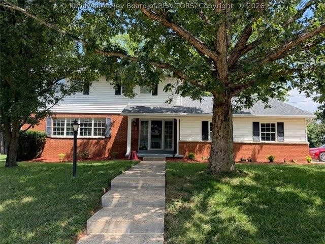 House for sale in Charleston, West Virginia