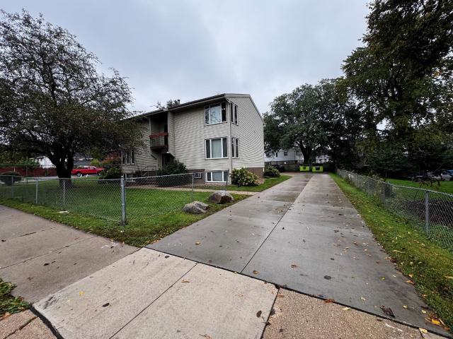 House for sale in Burr Oaks, Madison
