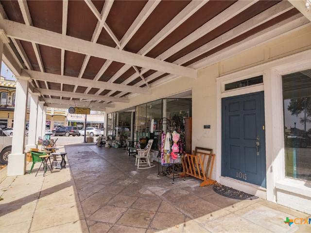 Commercial for sale in Goliad