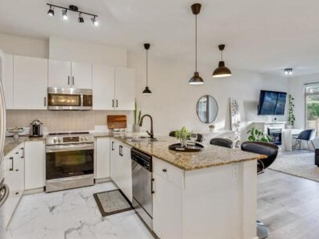 Apartment for sale in Surrey, British Columbia