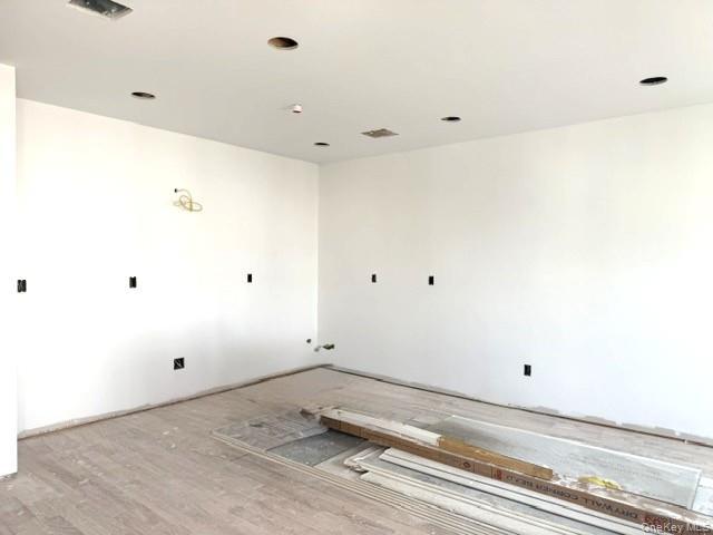 House for sale in Queens, Arverne