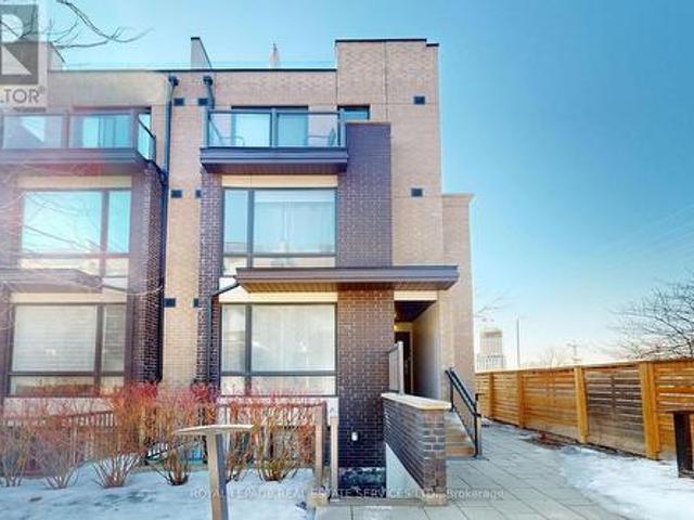 Townhouse for sale in Woburn, Ontario