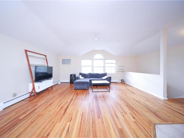 House for sale in Queens, Arverne