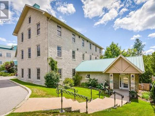 Property for rent in Fergus, Centre Wellington