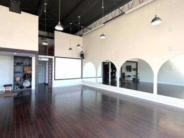 Commercial for rent in St. Leonard's, Quebec