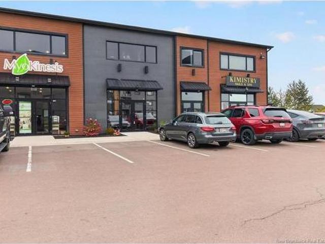 Commercial for rent in Moncton Parish, Ville de Dieppe