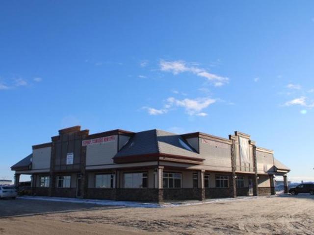 Commercial for rent in Woking, Alberta