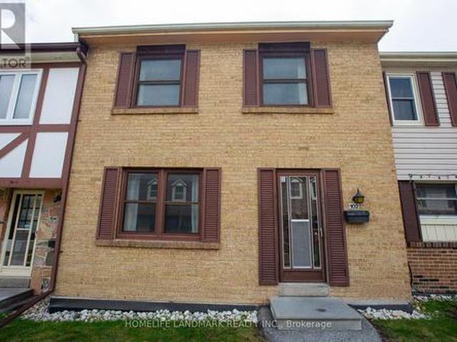 Townhouse for sale in Woburn, Ontario
