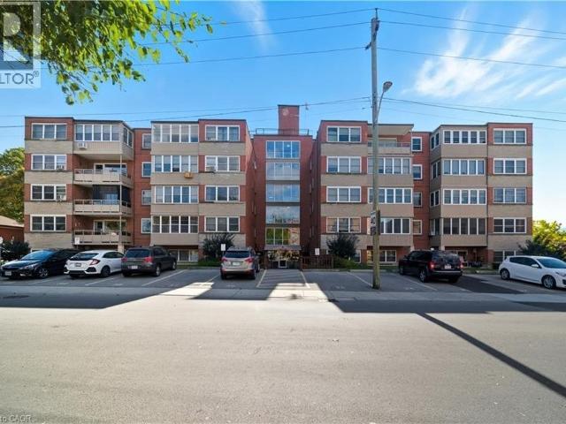 Apartment for sale in Ancaster, Ontario