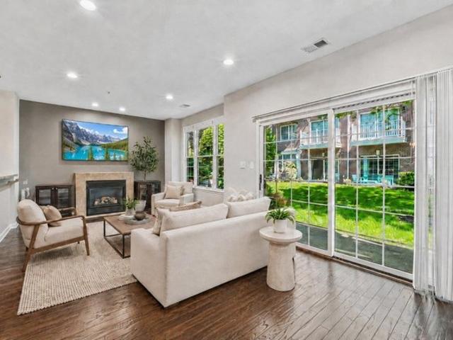 Townhouse for sale in Hudson, New Jersey