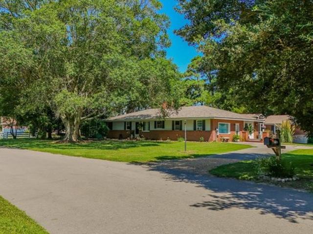 House for sale in Point Harbor, North Carolina