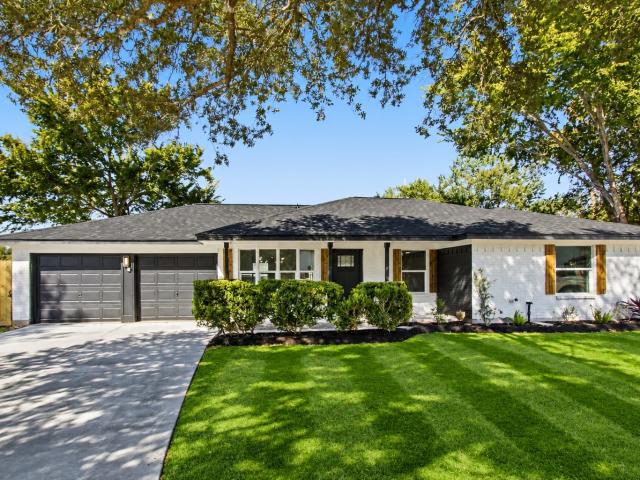 House for sale in Hitchcock, Galveston County