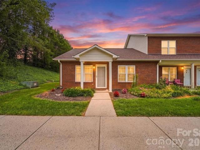 Townhouse for sale in Catawba, North Carolina