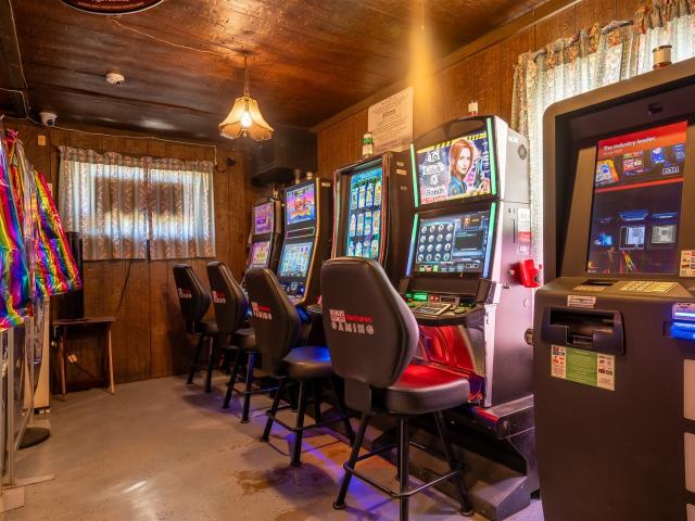 Commercial for sale in Campus, Illinois