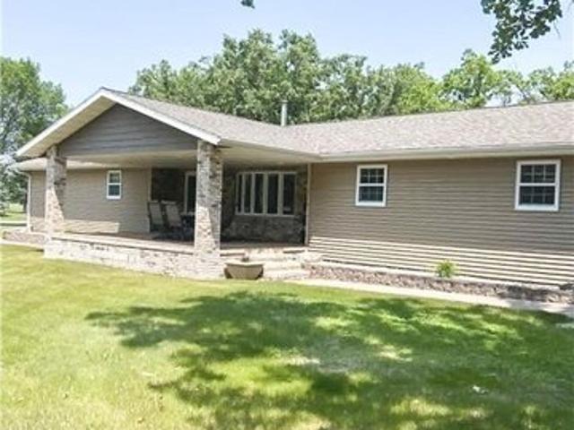 House for sale in Karlstad, Minnesota