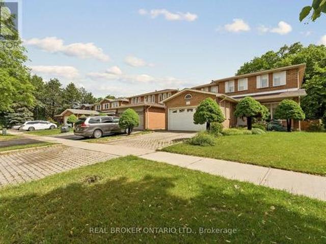 House for sale in Brampton, Golden Horseshoe