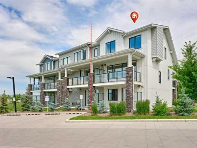 Townhouse for sale in Crestmont, Calgary
