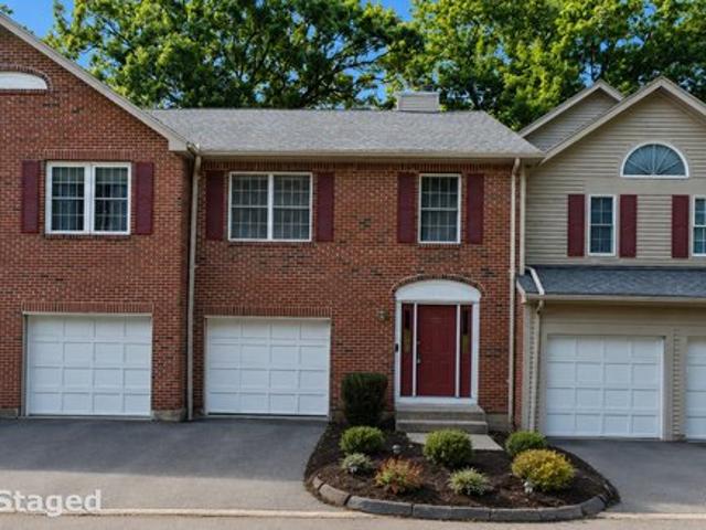 Townhouse for sale in Newington, Connecticut