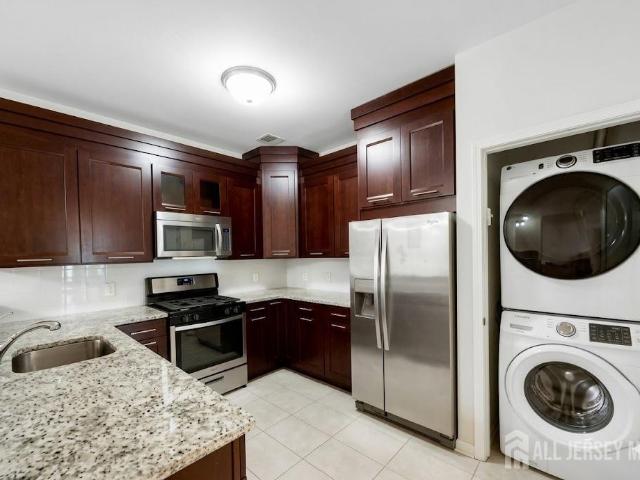 Condo for sale in Linden, New Jersey