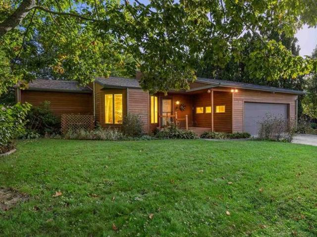 House for sale in Tipton, Cedar County