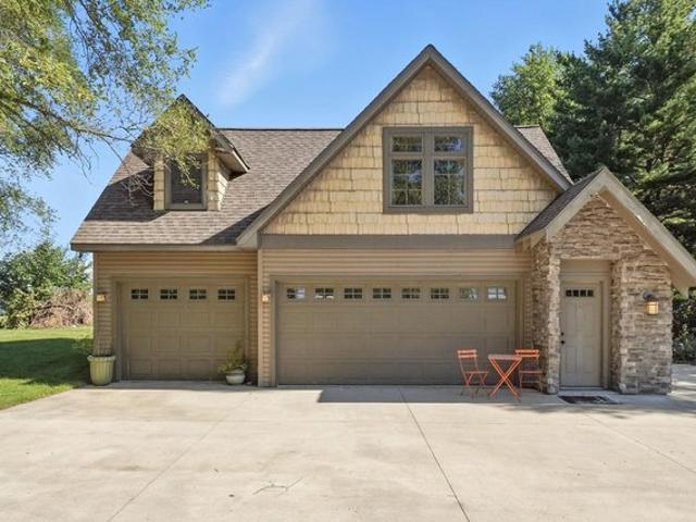 House for sale in Leesburg, Indiana