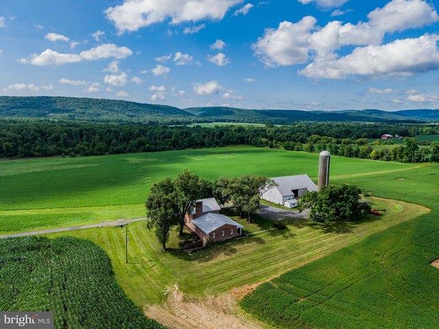 House for sale in Cumberland, Pennsylvania