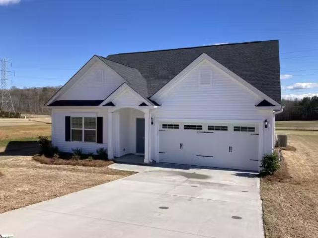 House for sale in Easley House for sale in Easley