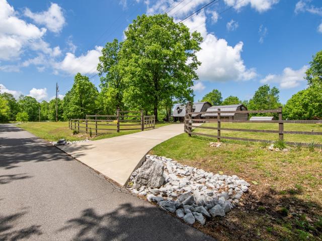 House for sale in Waverly
