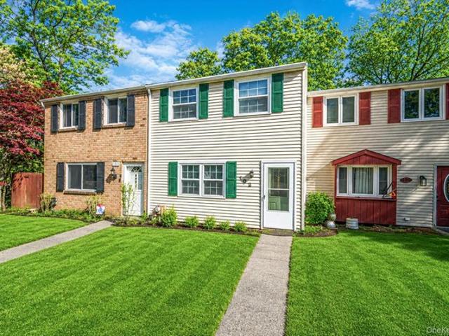 Condo for sale in Calverton, New York