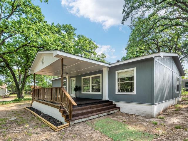 House for sale in Henderson, Texas