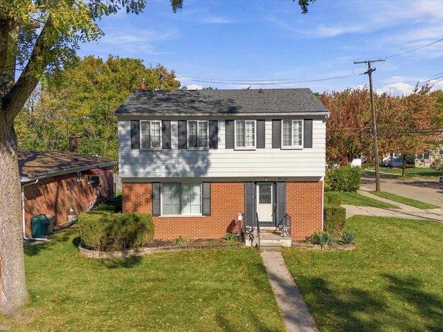 House for sale in Mount Clemens, Macomb County