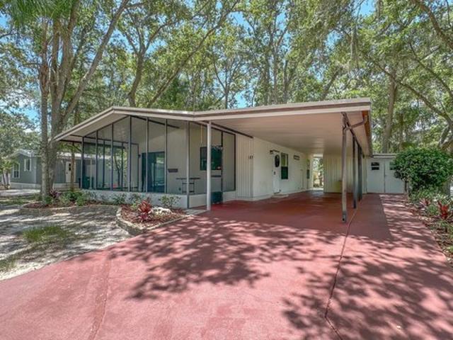 House for sale in Lady Lake, Florida