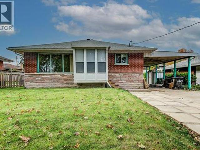 Property for sale in Vanier, Kitchener