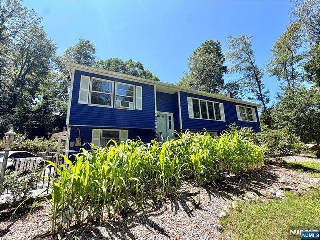 House for sale in Newton, New Jersey